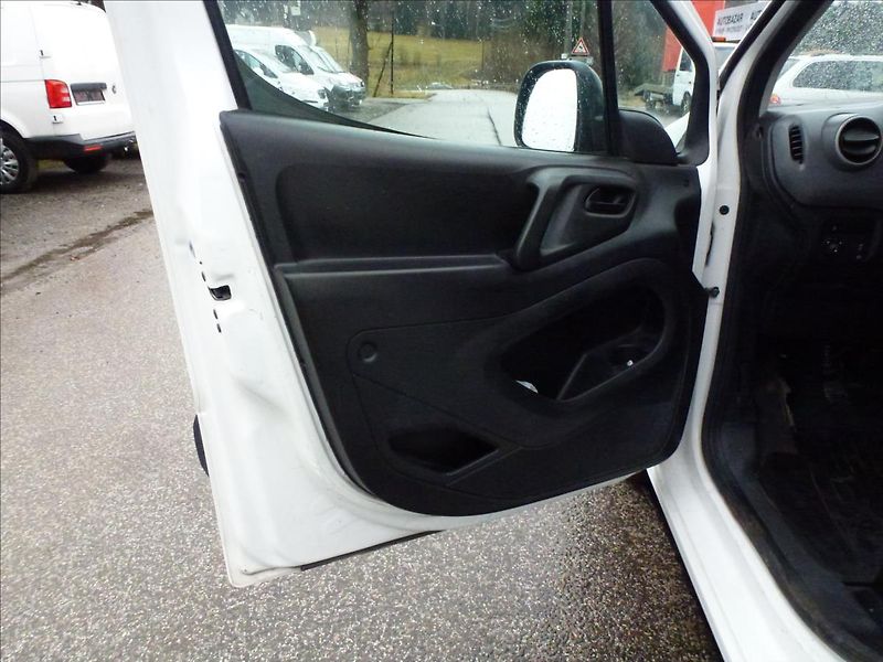 Citroën Berlingo 1,6 HDI 3míst Tažné,Klima,Temp - fotka 14 z 49