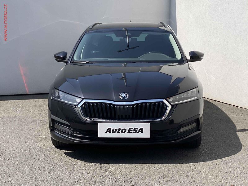 Škoda Octavia (2022) 2.0 TDi, Ambition, Webasto - fotka 2 z 22
