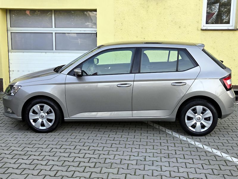 Škoda Fabia PANORAMA,SERV.KNÍŽKA 1.MAJ   - fotka 7 z 42