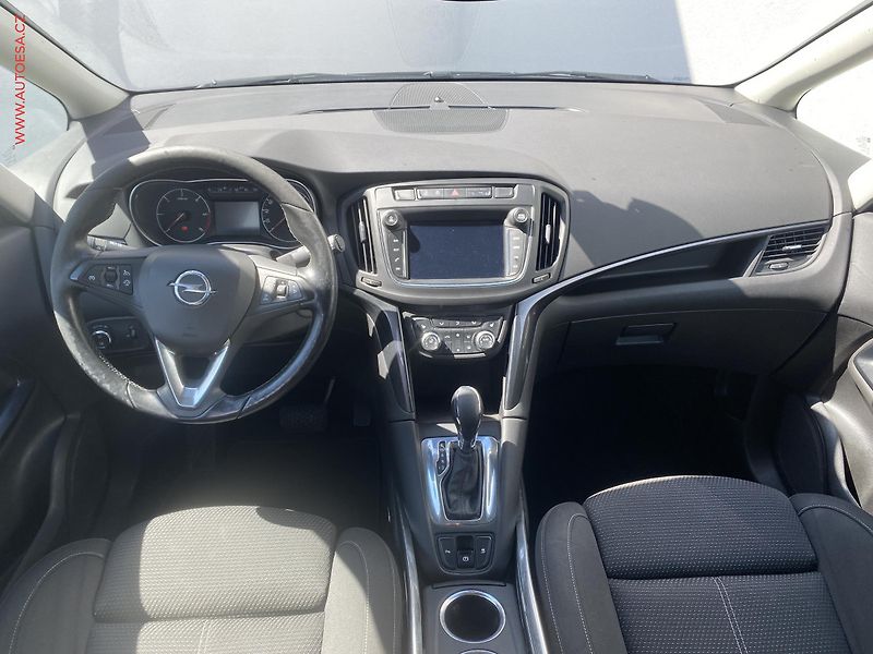 Opel Zafira (2017) 2.0 CDTi, AT, navi, park - fotka 8 z 18