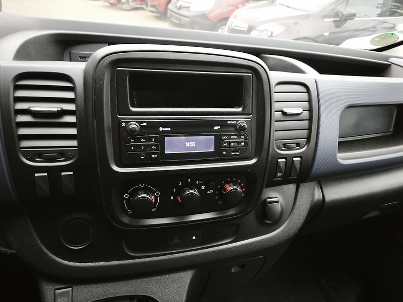 Opel Vivaro (2014) 2,0TDCi 85kW  - fotka 16 z 28