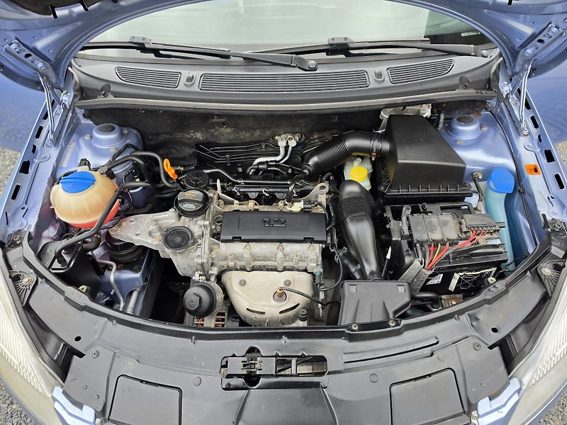 Škoda Roomster 1.2 HTP TZ - fotka 22 z 24