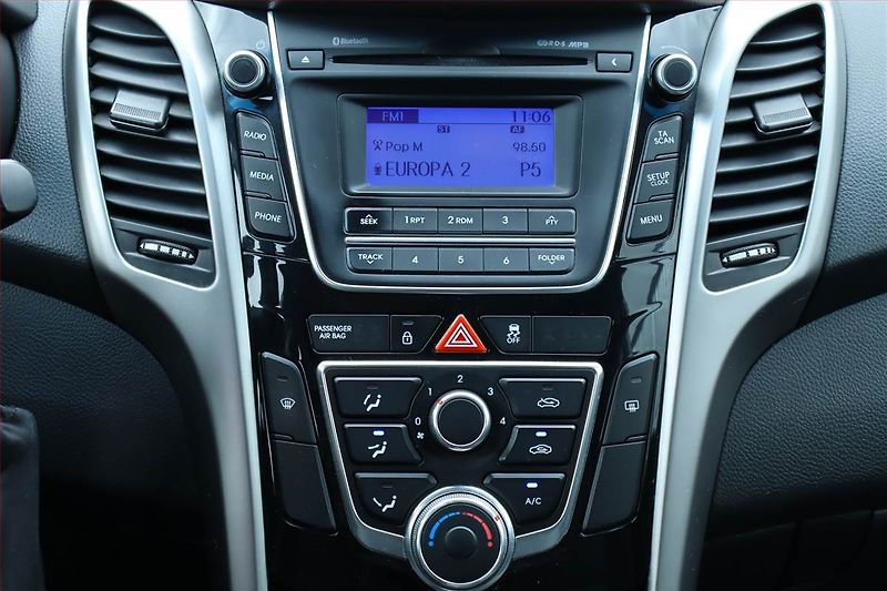 Hyundai i30 (2014) 1.6 CRDi, Serv.kniha, Tempomat - fotka 12 z 20