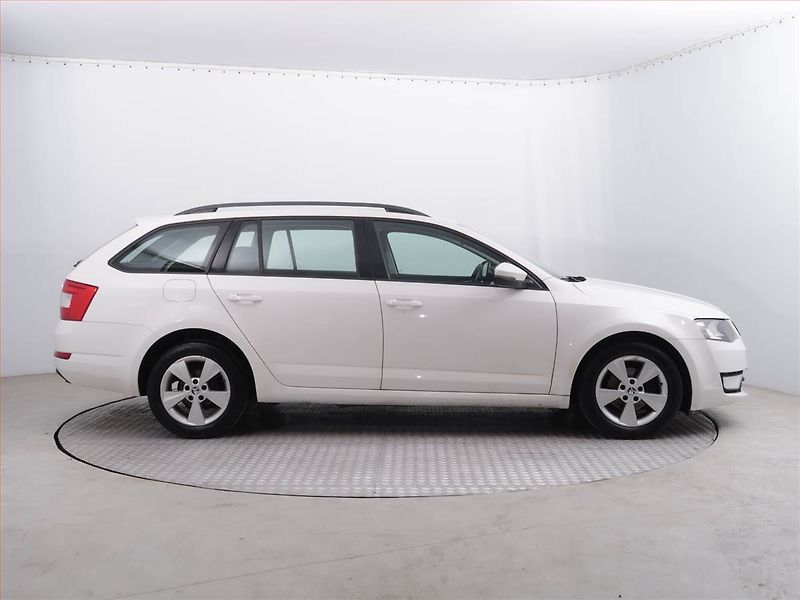 Škoda Octavia (2017) Style 1.6 TDI, Tempomat - fotka 6 z 17