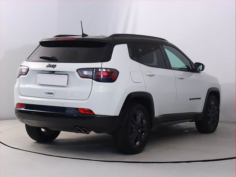 Jeep Compass (2022) 1.3 T-GDI, Automat, Serv.kniha - fotka 5 z 23