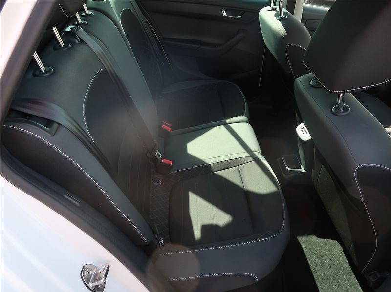 Škoda Fabia 1,0 TSi,70kW,1majČR,Serv.k,DPH - fotka 18 z 25