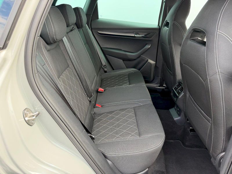 Škoda Karoq (2023) 2.0 TSI 140kW DSG SportLine - fotka 25 z 35