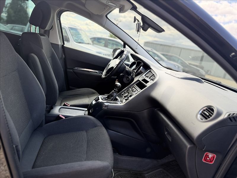 Peugeot 5008 1,6 HDI 7MÍST NAVI TAŽNÉ - fotka 26 z 27