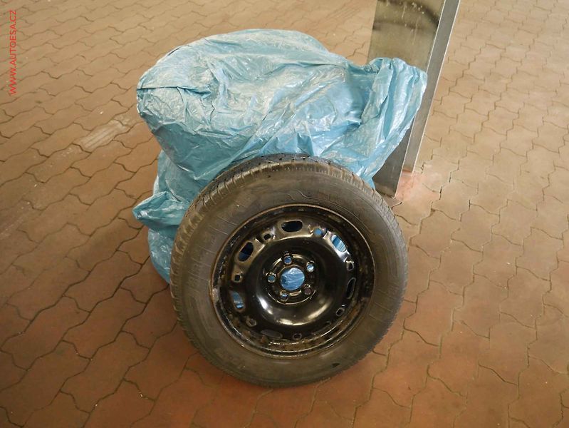 Škoda Fabia (2011) 1.2 HTP, ČR, AC, TZ - fotka 15 z 15