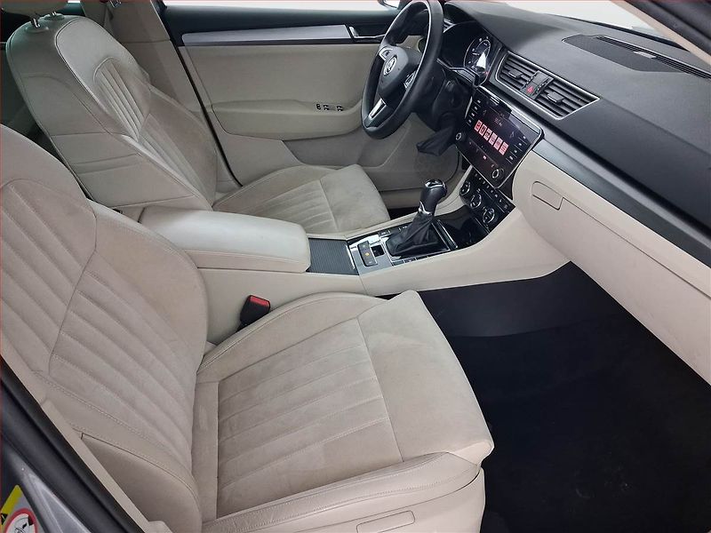 Škoda Superb (2018) 2.0 TDI, Automat, Navi - fotka 9 z 24
