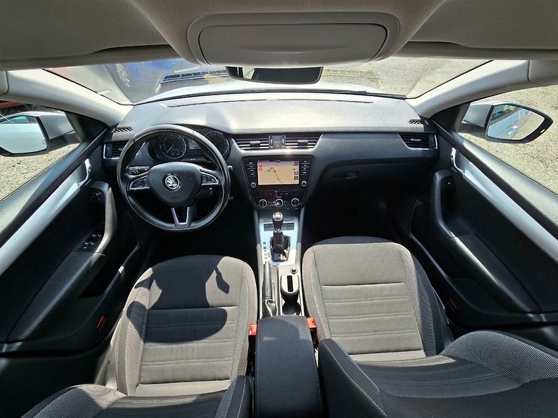 Škoda Octavia (2017) 2.0 TDi 110KW DSG Ambiente - fotka 12 z 21