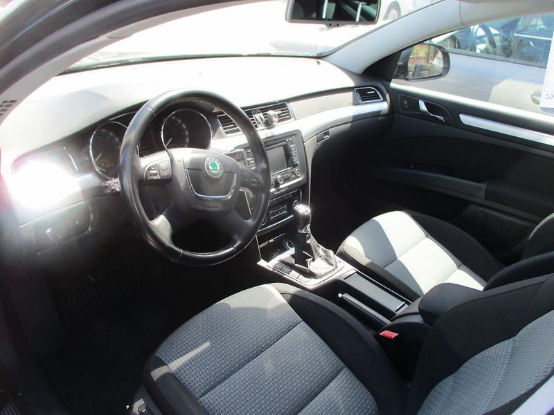 Škoda Superb (2013) combi II 4x4 2,0 TDi - fotka 10 z 11