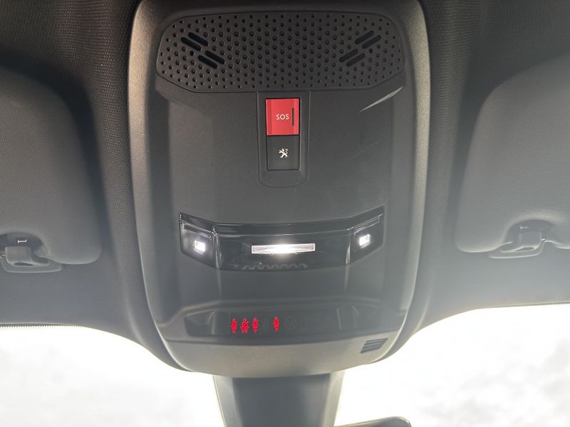 Peugeot 2008 (2021) GT PureTech 130k MAN6 - fotka 20 z 20