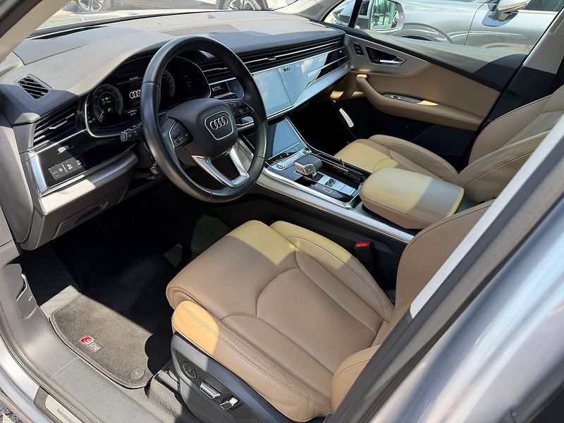 Audi Q7 55 TFSI e 280 Tiptronic Quattr - fotka 6 z 30