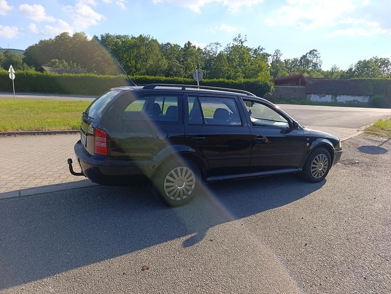 Škoda Octavia (2002) 2.0 MPi combi tažné klima - fotka 6 z 14