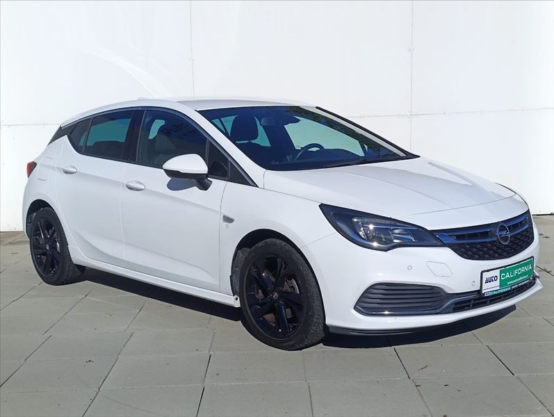 Opel Astra 1,4 Turbo Navi Kamera Tempomat - fotka 5 z 37