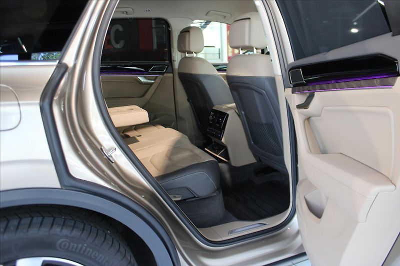 Volkswagen Touareg V6 TDi 210kW 4MOTION ACC/DYN/N - fotka 32 z 38