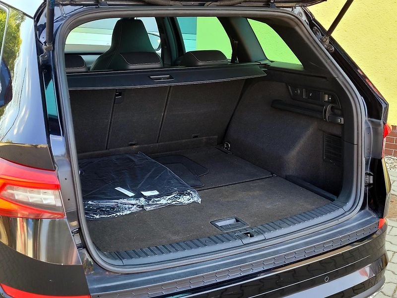 Škoda Kodiaq CZ,1maj,4x4, Sport-Line 140kW - fotka 10 z 48