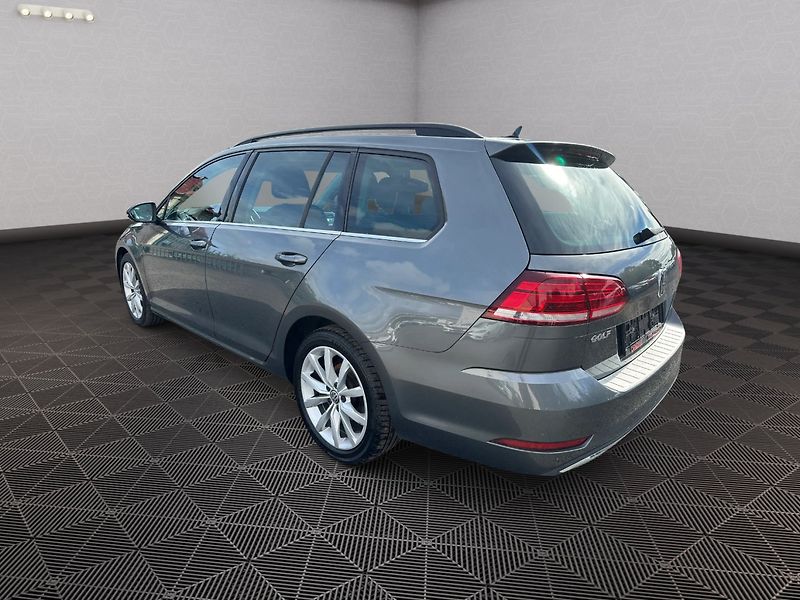 Volkswagen Golf (2017) 2,0TDI 110kw Highline - fotka 5 z 26