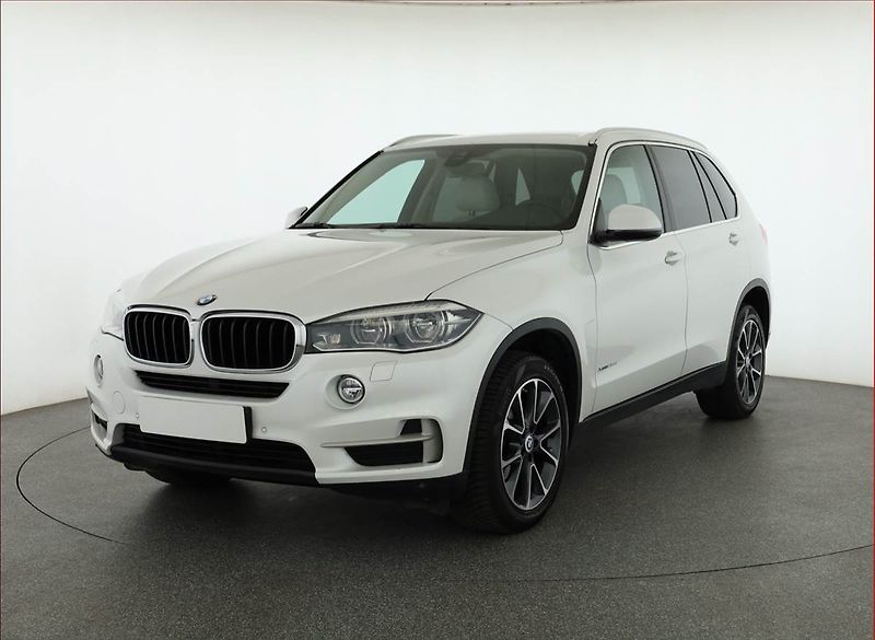 BMW X5 (2018) xDrive25d - fotka 2 z 21