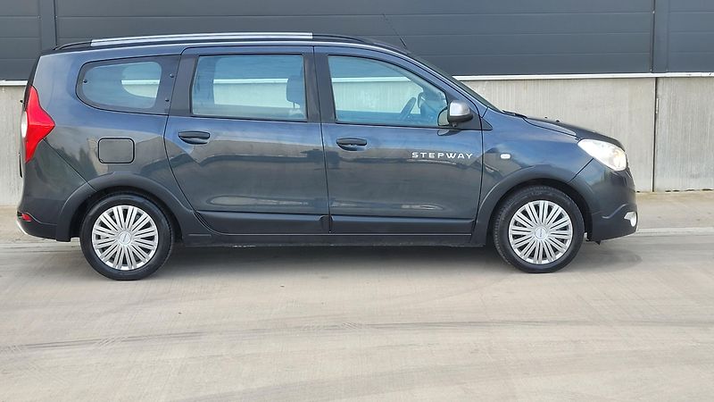 Dacia Lodgy STEPWAY 1,6i 75 KW 7 MÍST - fotka 8 z 26