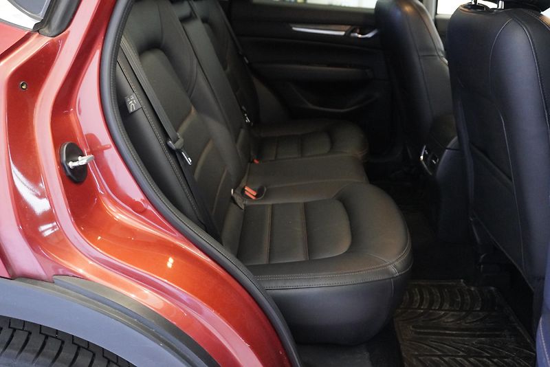 Mazda CX-5 2,2 SKYACTIV-D OPTIMUM 4WD AUT - fotka 27 z 32