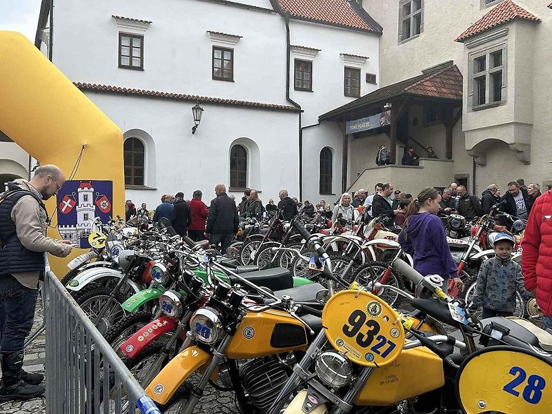 Vzpomínková motocyklová Soutěž Šumavou.