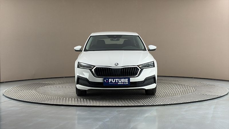 Škoda Octavia 2.0 TDI Active - fotka 3 z 24