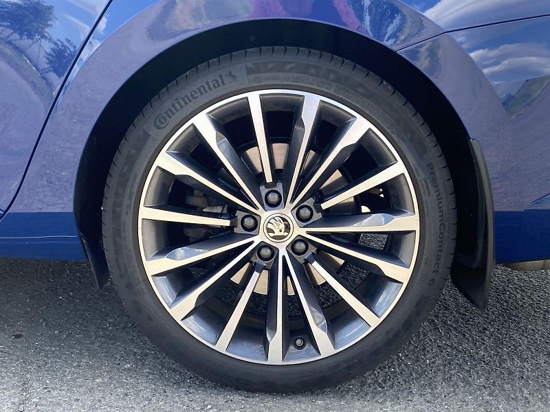 Škoda Superb (2022) 2.0 TSI 206kW 4x4 DSG L&K - fotka 37 z 41