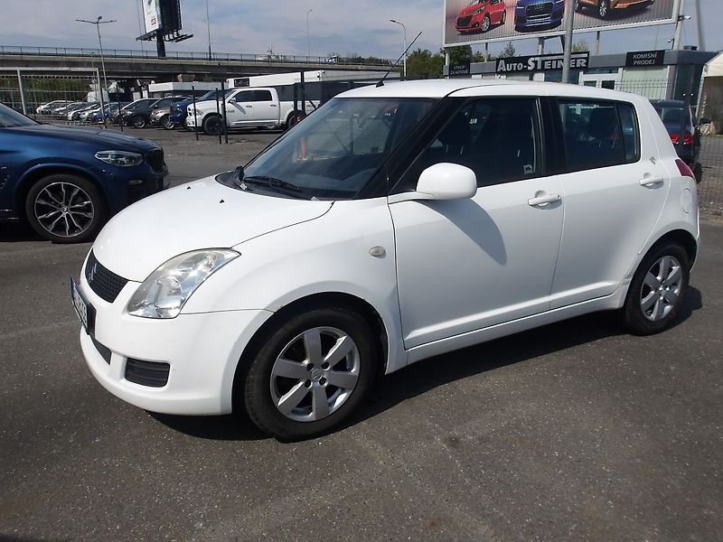 Suzuki Swift 1,3i  ČR 2xKLÍČE,KLIMA ! - fotka 2 z 27