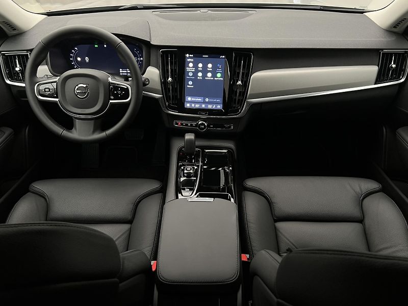 Volvo V90 T6 AWD RECHARGE PLUS REZERVACE - fotka 2 z 45