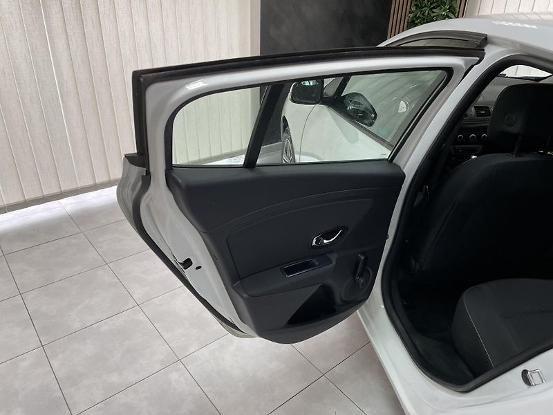 Renault Mégane 1.6 i LPG ČR SERVISKA LPG 2034 - fotka 16 z 23