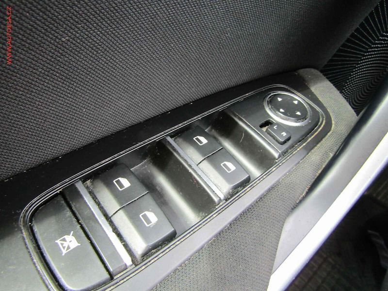 Kia Ceed (2018) 1.0T-GDi, AC - fotka 11 z 17