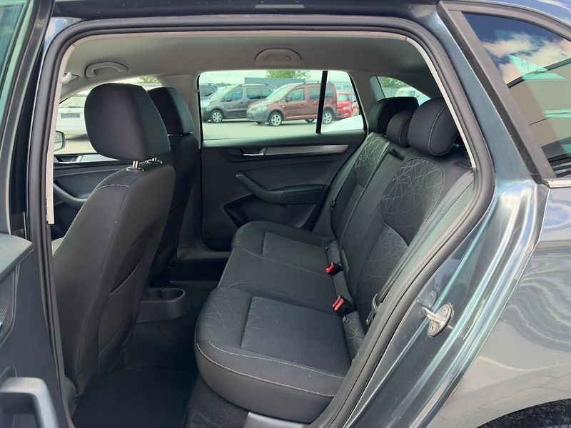 Škoda Rapid (2018) Clever 1.0 TSI 70kW - fotka 13 z 30