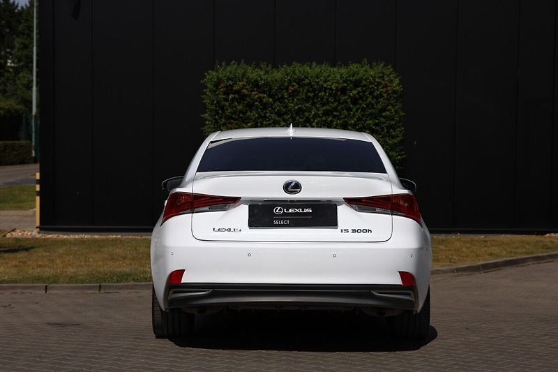 Lexus IS 300h 300H 2,5 F SPORT PLUS - fotka 6 z 26