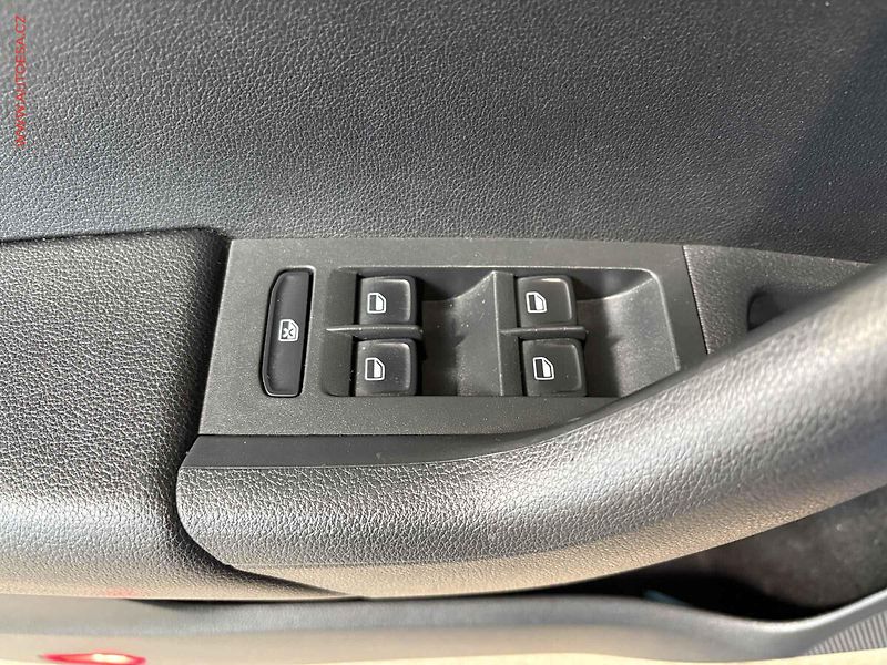 Škoda Octavia (2013) 2.0 TDi 4x4, Elegance, park - fotka 12 z 14