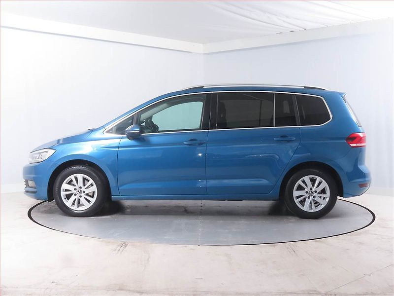 Volkswagen Touran (2022) Highline 1.5 TSI - fotka 3 z 14