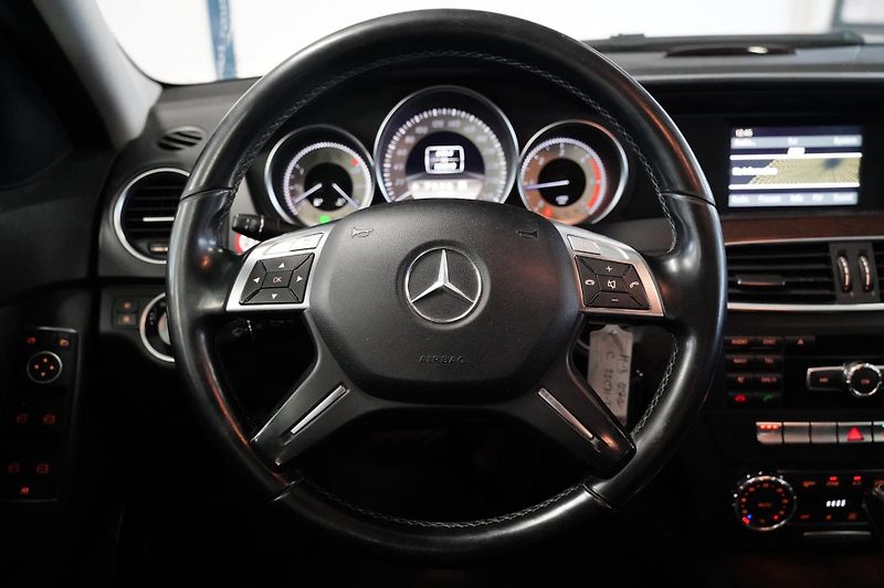 Mercedes-Benz Třídy C - fotografie inzerátu