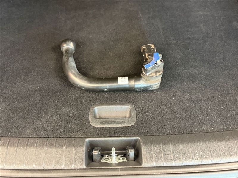 Hyundai Kona 1,6 T-GDI COMFORT 4X4 AT - fotka 15 z 18