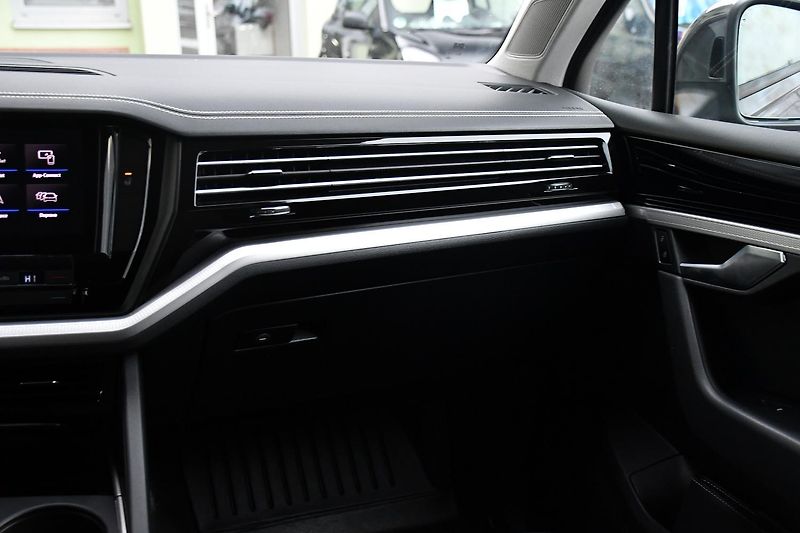 Volkswagen Touareg 3.0TDi 4MOTION ČR TAŽNÉ - fotka 8 z 35