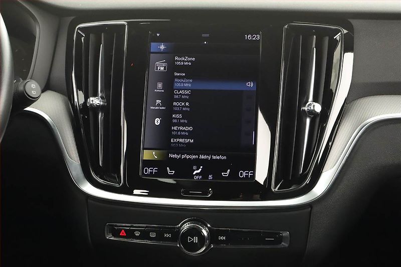 Volvo V60 (2021) R-Design B4 - fotka 16 z 29