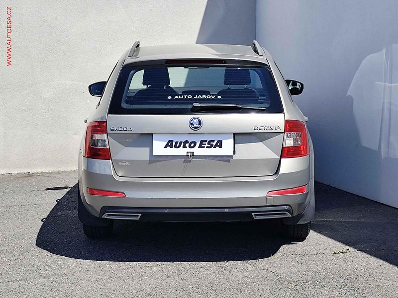 Škoda Octavia (2015) 1.2 TSI, ČR, DSG, AC - fotka 5 z 20