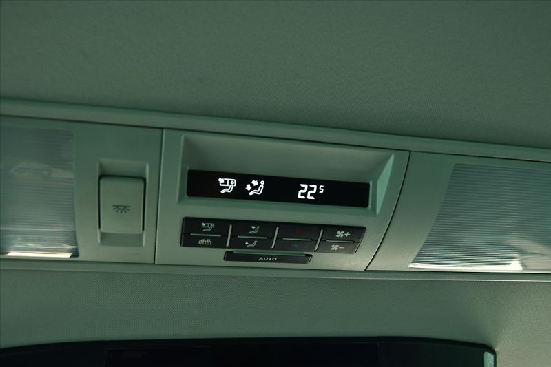 Volkswagen Multivan 2.0 TDI 110kW TAŽNÉ ZAŘ. ČR - fotka 27 z 30