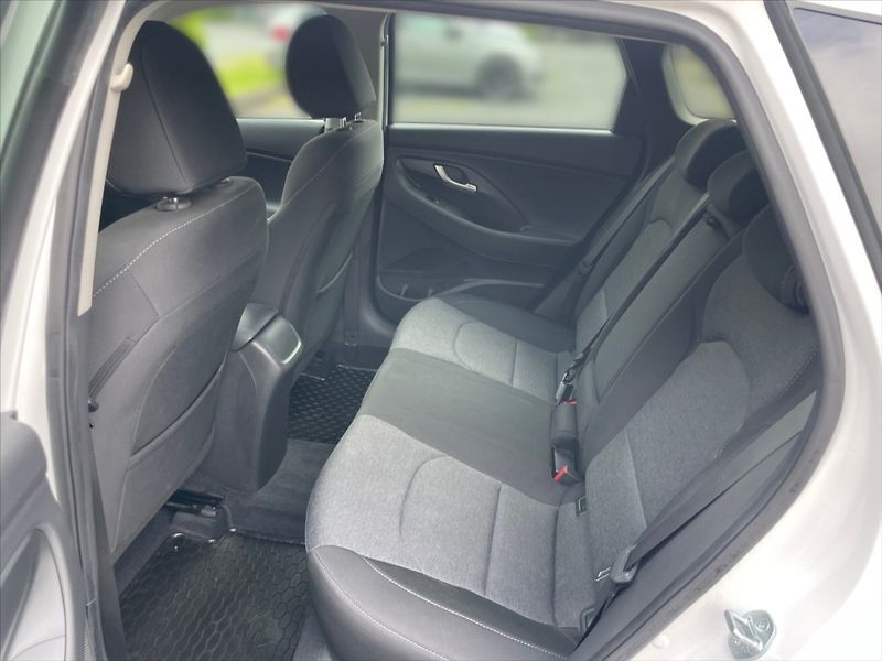 Hyundai i30 1,5 T-GDI Smart - fotka 8 z 11