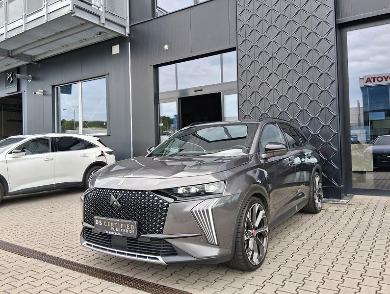 DS Automobiles DS7 Crossback PERF. LINE + E-TENSE 360k 4x4 - fotka 1 z 40