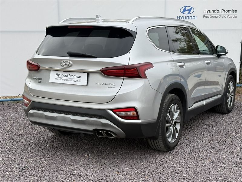 Hyundai Santa Fe 2,2 CRDI 147kW DCT 4x4 Smart - fotka 2 z 26