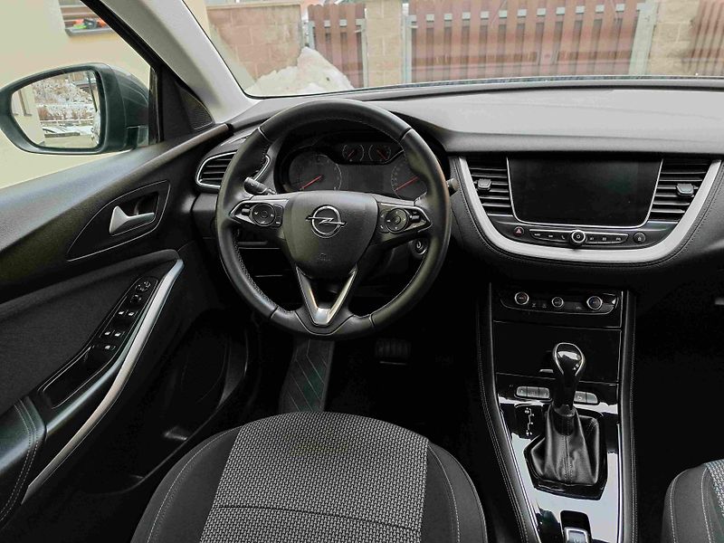 Opel Grandland X (2020) 1,2 PT EAT8 LED - fotka 14 z 18