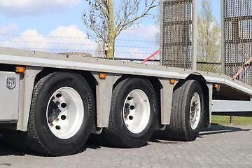 MAN TGX (2015) 33.560 8x4 transport strojů EU - fotka 12 z 21
