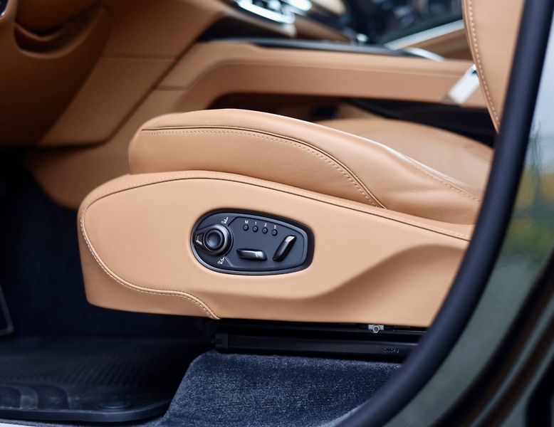 Aston Martin DBX (2025) 707, 4.0 V8 707PS Minotaur  - fotka 23 z 54