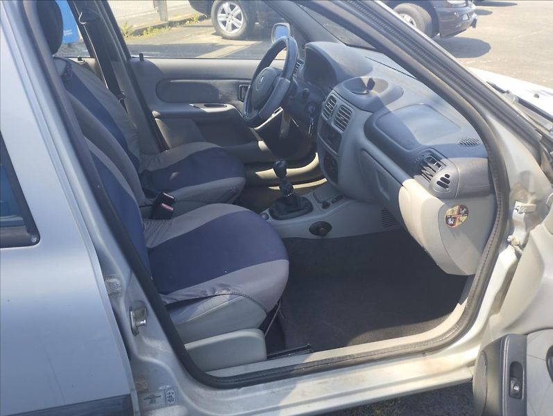 Renault Thalia 1,4 i 55KW - fotka 8 z 14